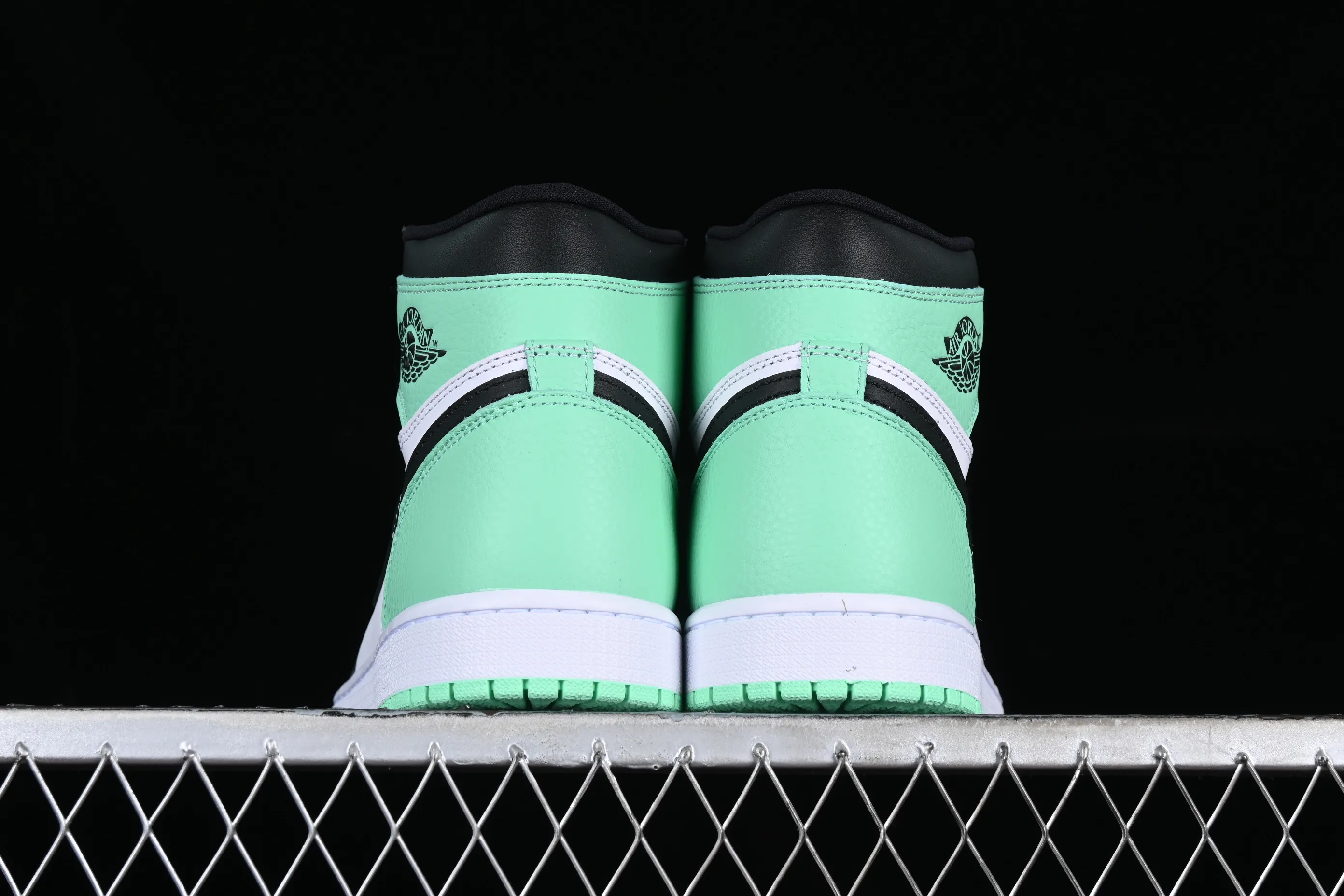 All categories Air Jordan Jordan series basketball shoes Air Jordan 1 High Air Jordan 1 Retro High "Green Glow" AJ1 Joe 1 mint green high-top basketball shoes DZ5485-130
